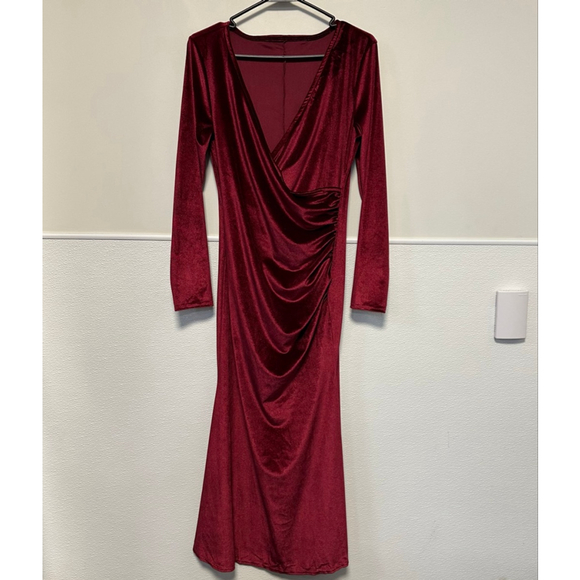 Women Velvet Wrap Dress Red Size Medium Long Sleeve NWOT Burgundy Wedding NEW - Picture 1 of 11